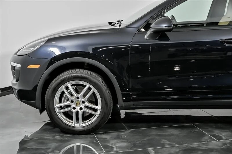 2016 Porsche 958 Cayenne - Image 6 of 12