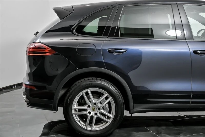 2016 Porsche 958 Cayenne - Image 11 of 12