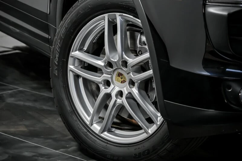 2016 Porsche 958 Cayenne - Image 3 of 12