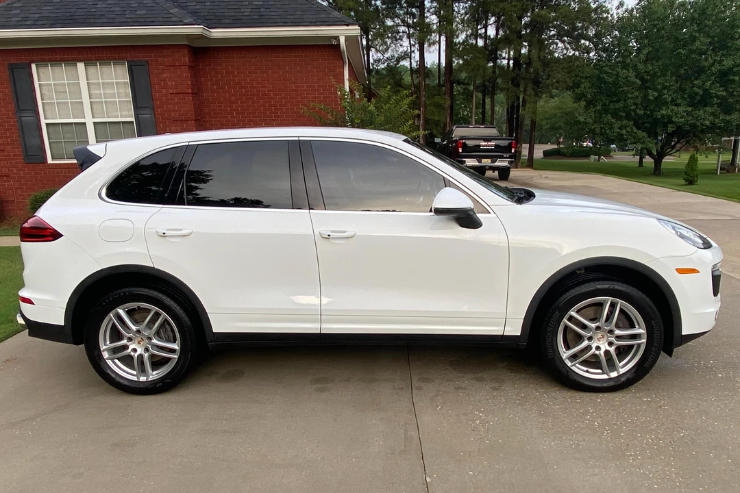 2016 Porsche 958 Cayenne - Image 3 of 5