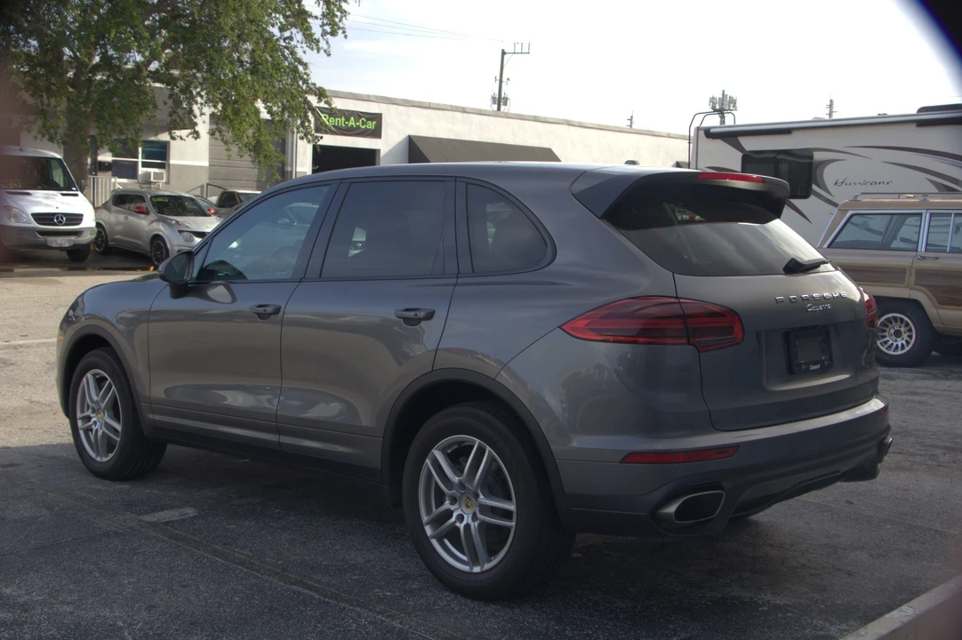2016 Porsche 958 Cayenne - Image 9 of 30