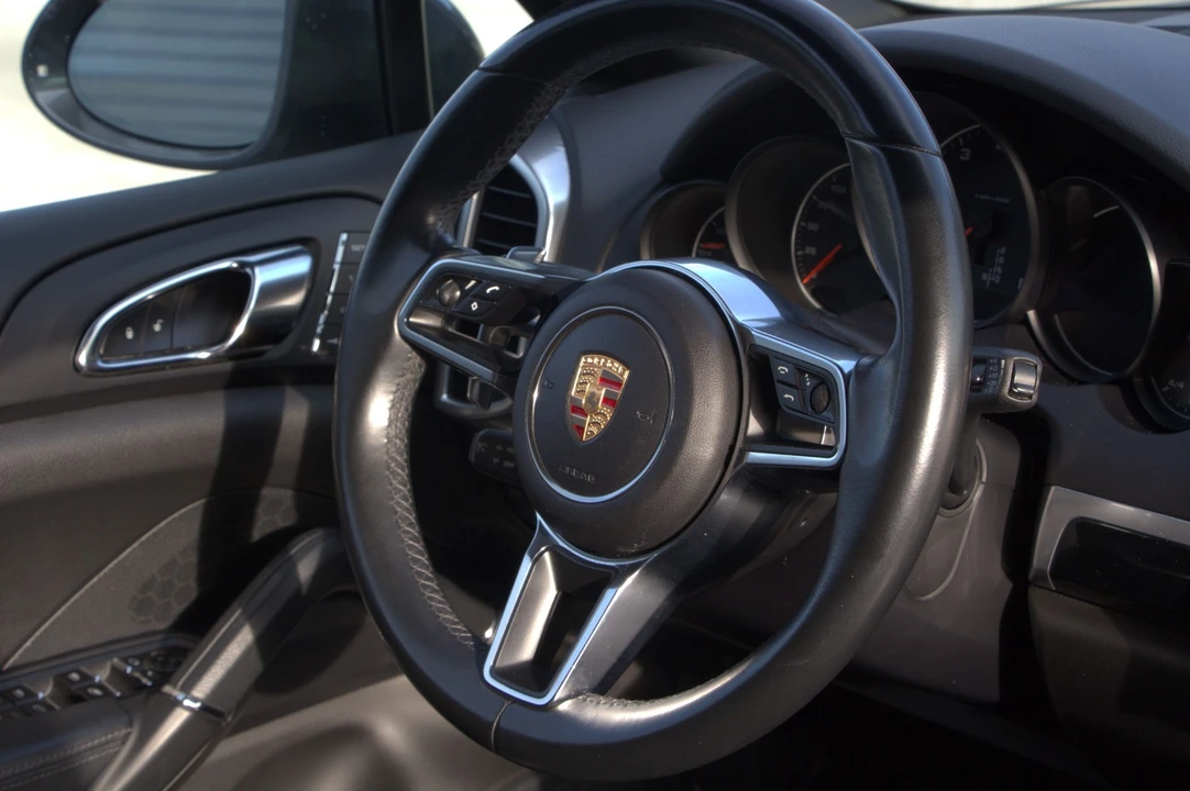 2016 Porsche 958 Cayenne - Image 25 of 30