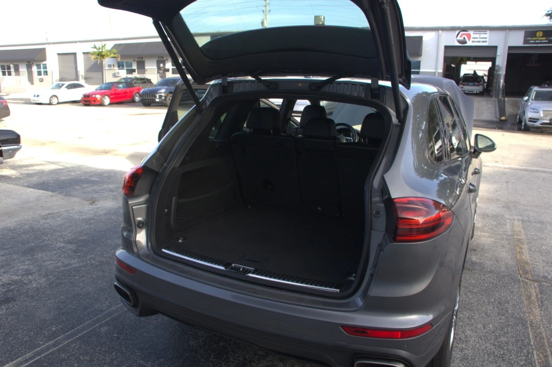 2016 Porsche 958 Cayenne - Image 17 of 30