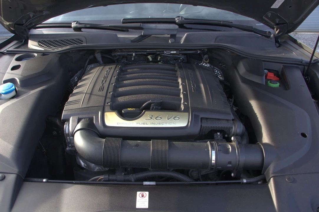 2016 Porsche 958 Cayenne - Image 14 of 30