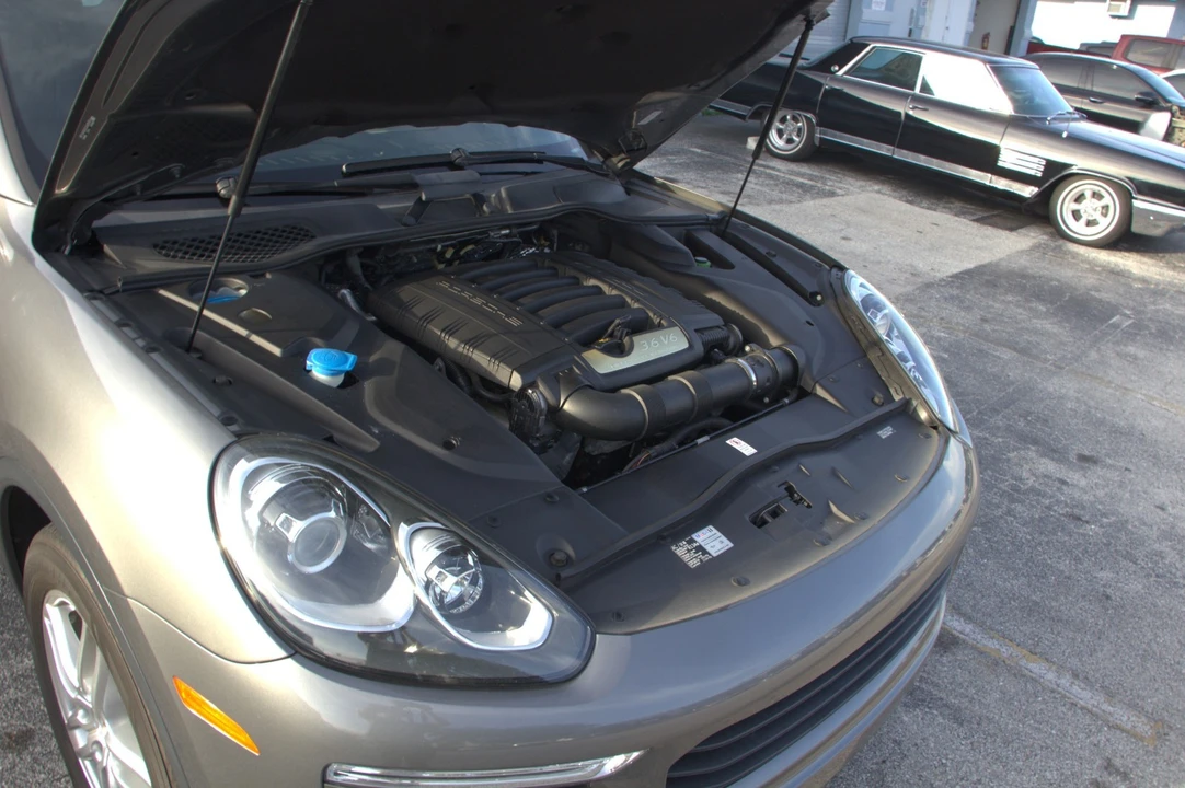 2016 Porsche 958 Cayenne - Image 12 of 30