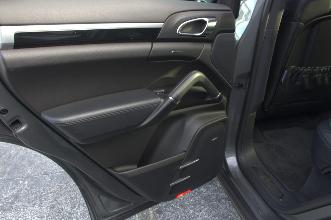 2016 Porsche 958 Cayenne - Image 28 of 30