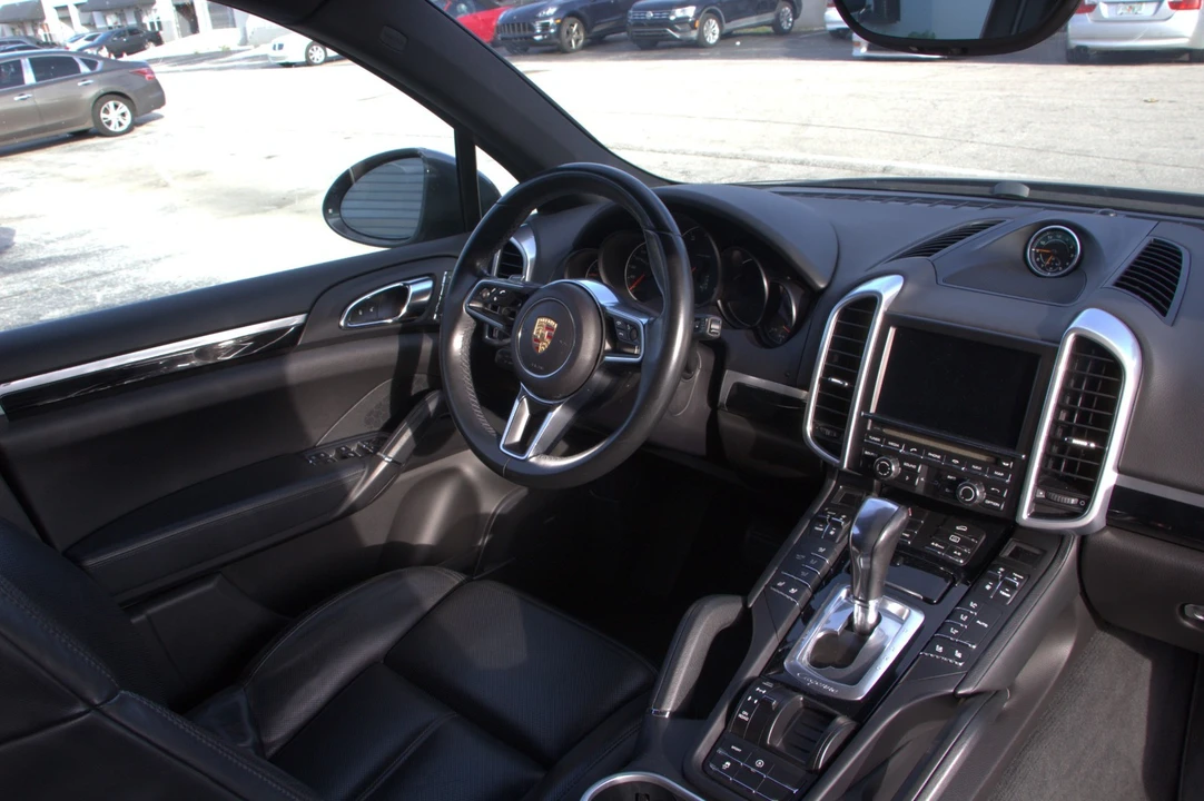 2016 Porsche 958 Cayenne - Image 26 of 30