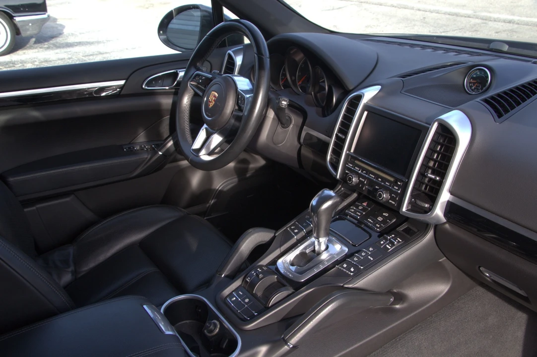 2016 Porsche 958 Cayenne - Image 24 of 30