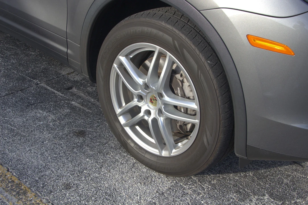 2016 Porsche 958 Cayenne - Image 10 of 30