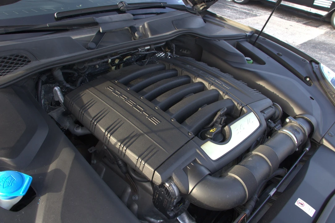 2016 Porsche 958 Cayenne - Image 15 of 30