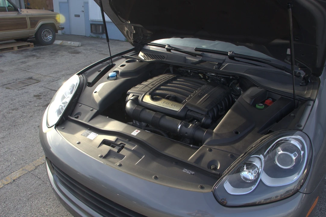 2016 Porsche 958 Cayenne - Image 13 of 30