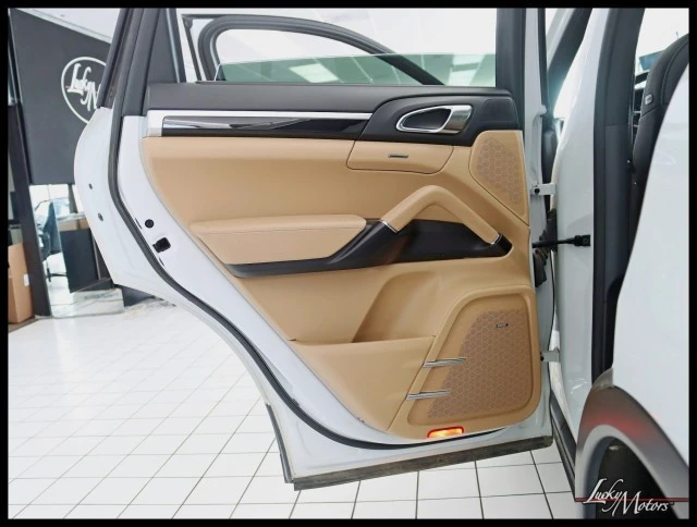 2016 Porsche 958 Cayenne - Image 30 of 31