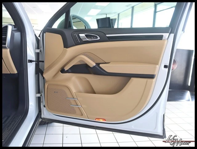 2016 Porsche 958 Cayenne - Image 29 of 31