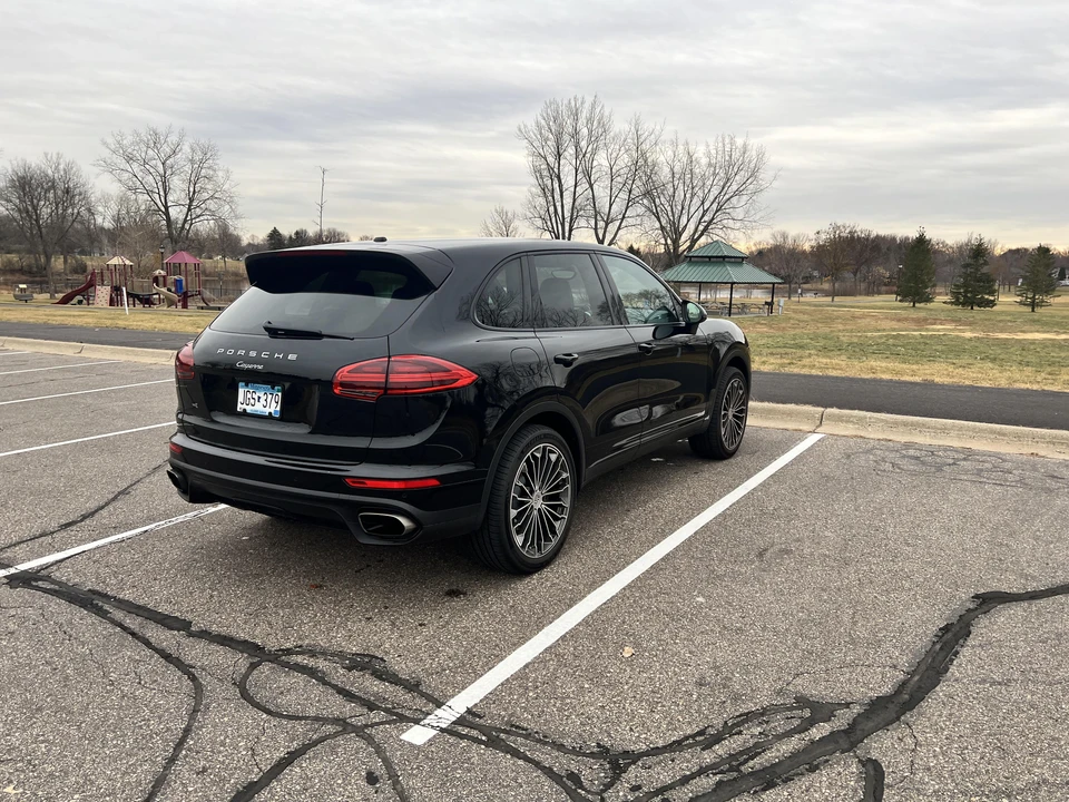 2016 Porsche 958 Cayenne - Image 14 of 31