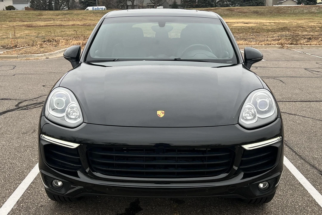 2016 Porsche 958 Cayenne - Image 2 of 31