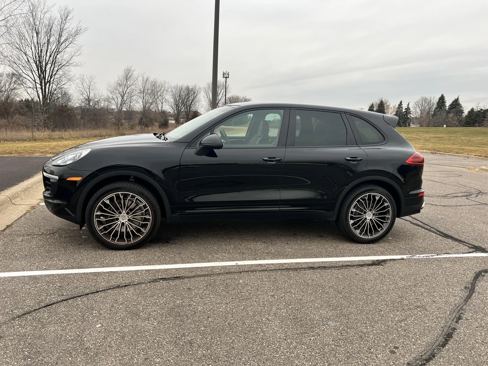 2016 Porsche 958 Cayenne - Image 9 of 31