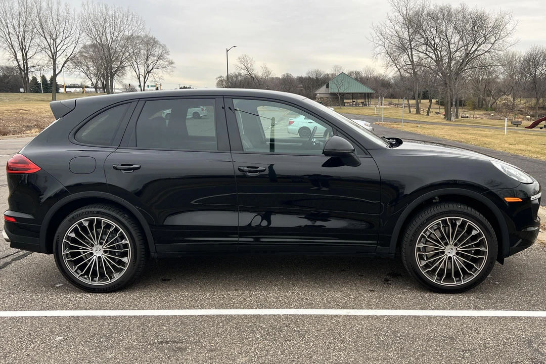 2016 Porsche 958 Cayenne - Image 3 of 31
