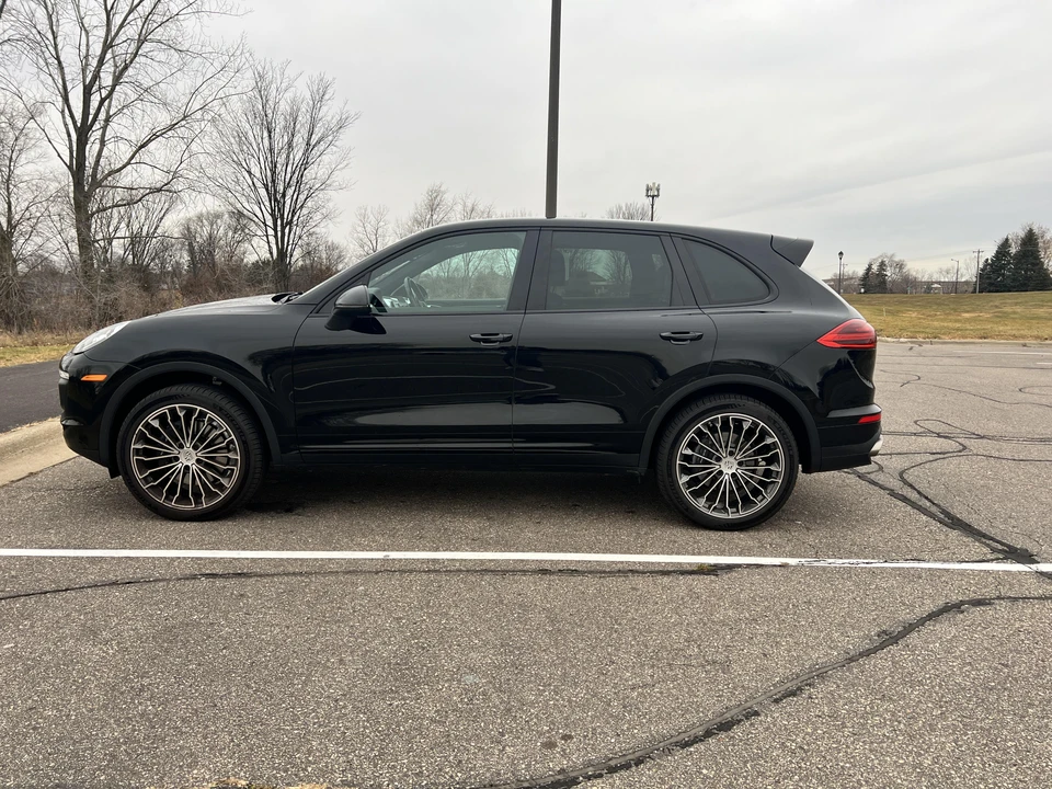 2016 Porsche 958 Cayenne - Image 10 of 31