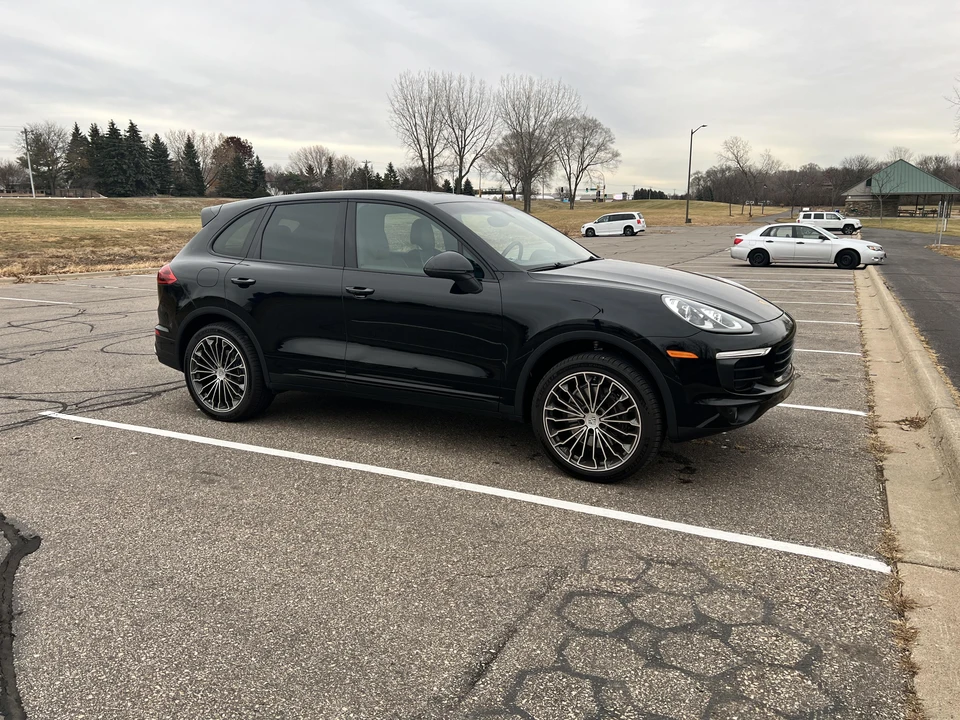 2016 Porsche 958 Cayenne - Image 16 of 31