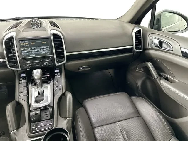 2016 Porsche 958 Cayenne - Image 27 of 31
