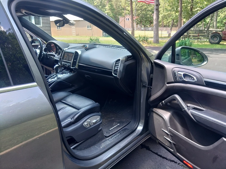 2016 Porsche 958 Cayenne - Image 19 of 24