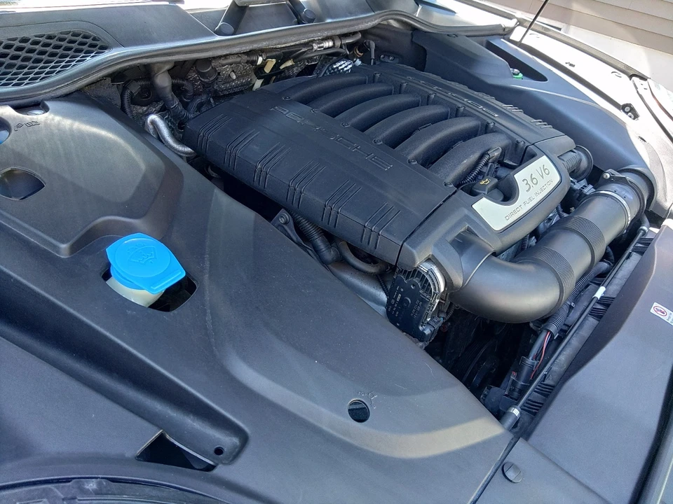 2016 Porsche 958 Cayenne - Image 12 of 24