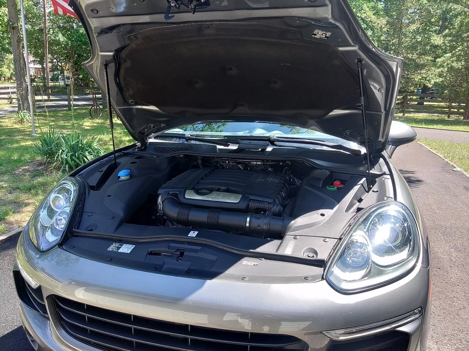 2016 Porsche 958 Cayenne - Image 11 of 24
