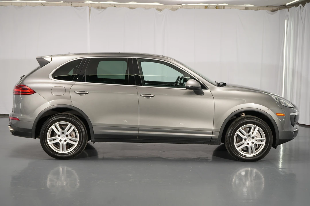 2016 Porsche 958 Cayenne - Image 9 of 31