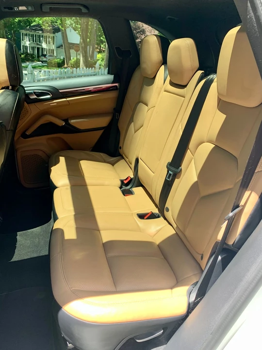 2016 Porsche 958 Cayenne - Image 10 of 11