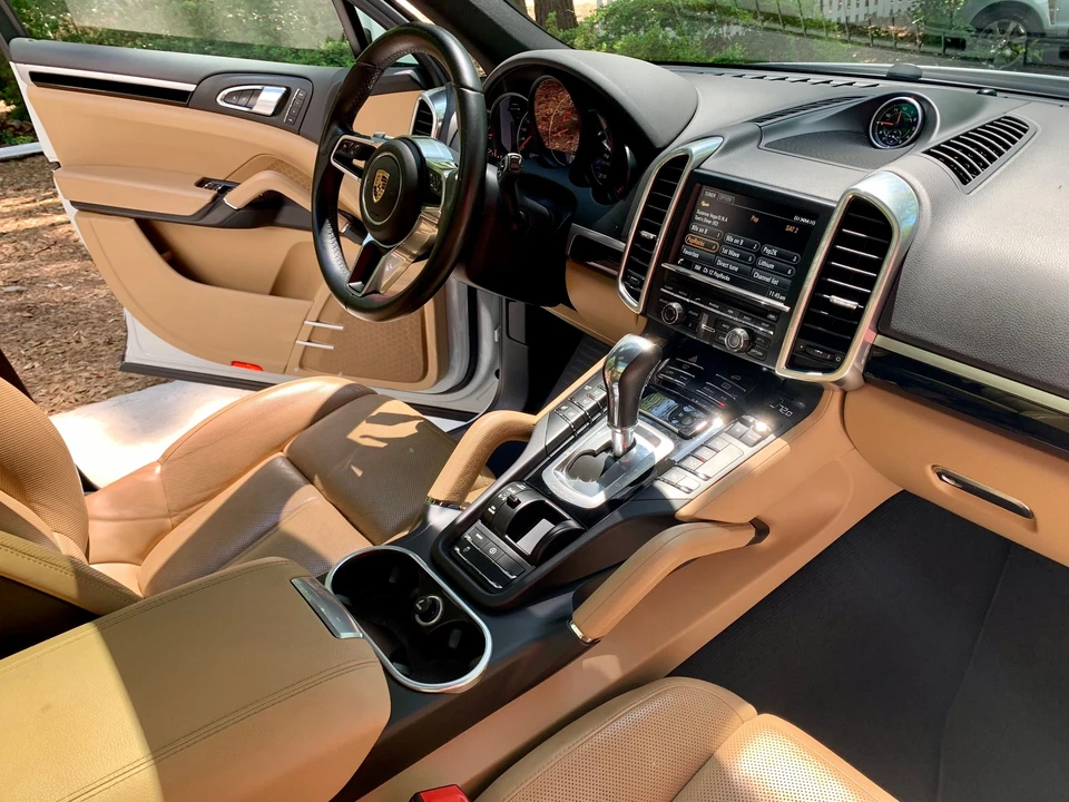 2016 Porsche 958 Cayenne - Image 9 of 11
