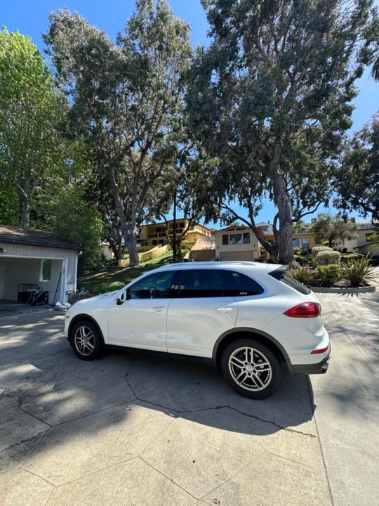 2016 Porsche 958 Cayenne - Image 2 of 12