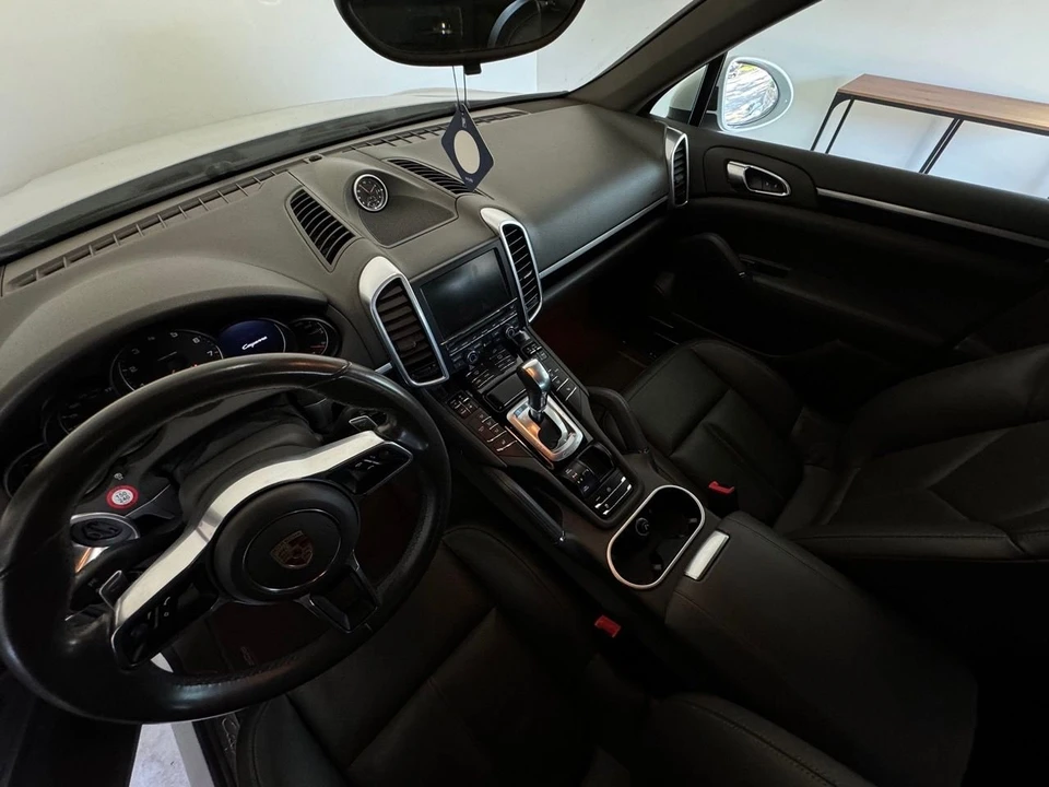 2016 Porsche 958 Cayenne - Image 7 of 12