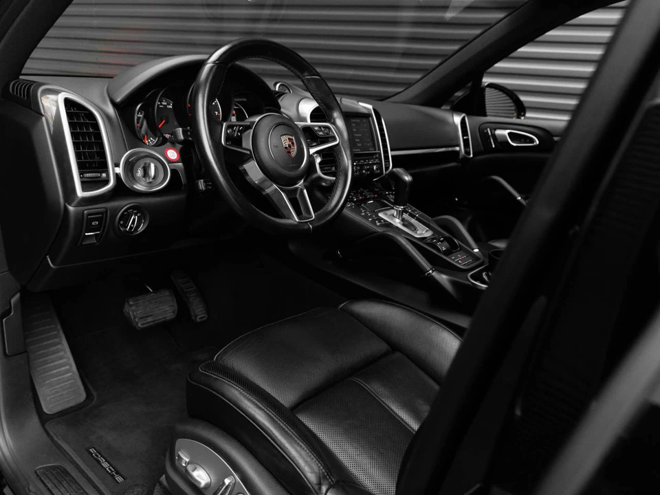 2016 Porsche 958 Cayenne - Image 4 of 5