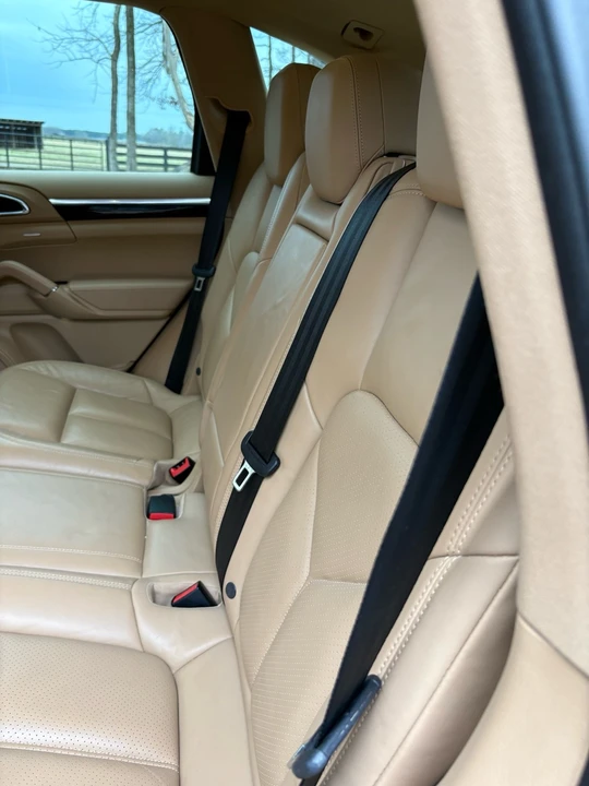 2016 Porsche 958 Cayenne - Image 16 of 21