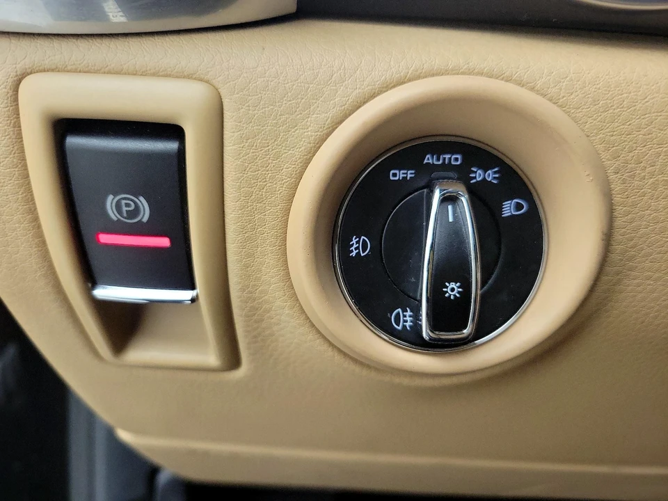 2016 Porsche 958 Cayenne - Image 14 of 26