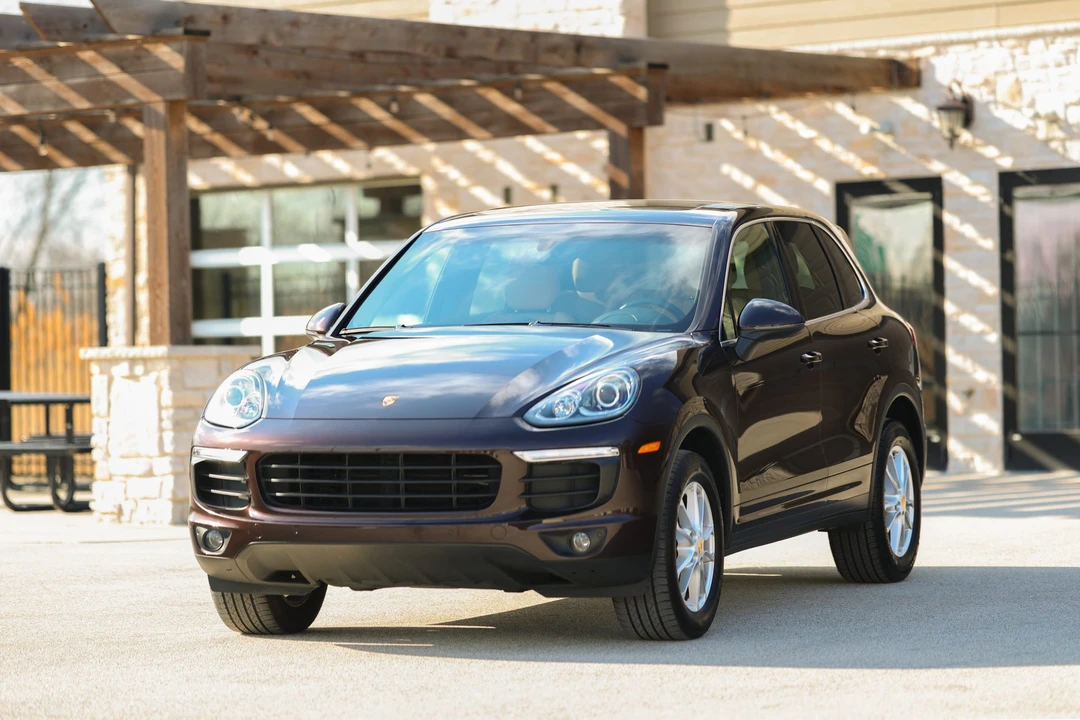 2016 Porsche 958 Cayenne - Image 2 of 31