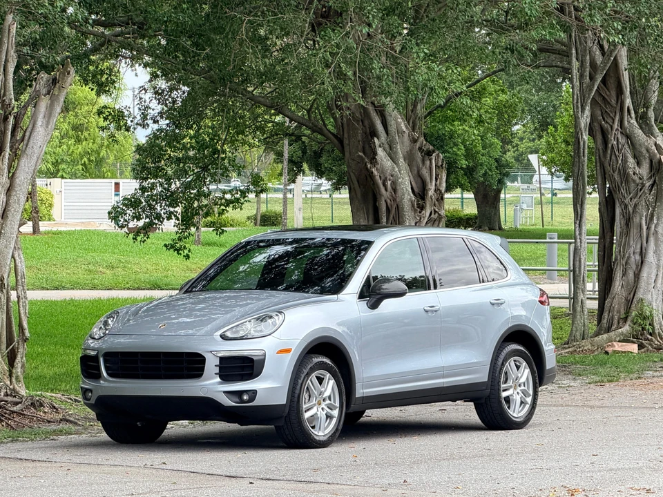 2016 Porsche 958 Cayenne - Image 14 of 31