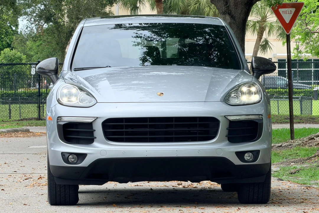2016 Porsche 958 Cayenne - Image 2 of 31