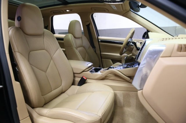 2016 Porsche 958 Cayenne - Image 13 of 21