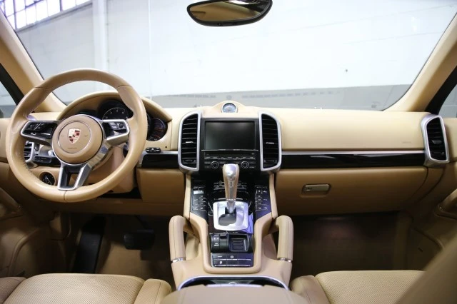 2016 Porsche 958 Cayenne - Image 9 of 21
