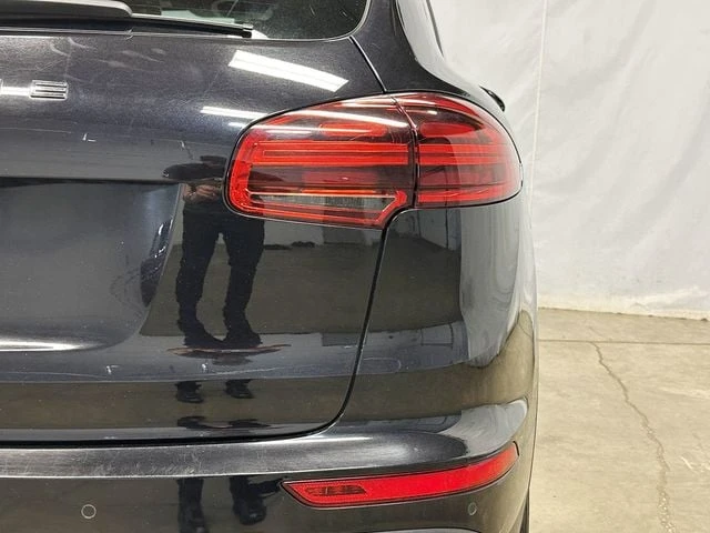 2016 Porsche 958 Cayenne - Image 11 of 31