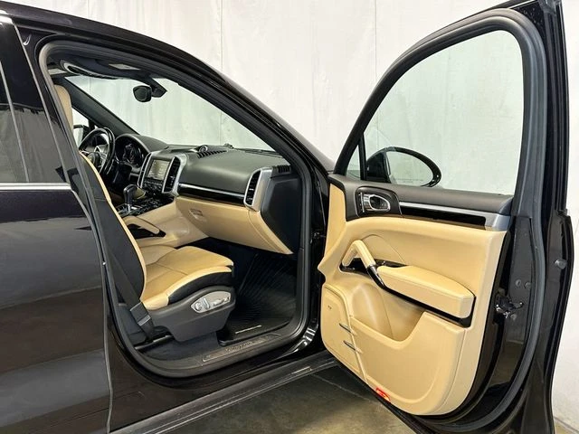 2016 Porsche 958 Cayenne - Image 16 of 31