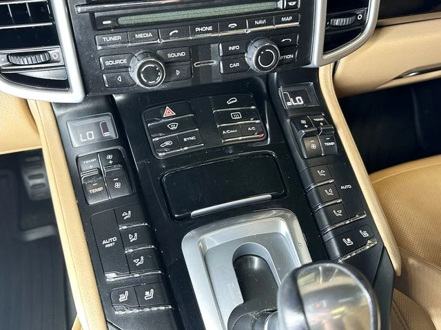 2016 Porsche 958 Cayenne - Image 29 of 31