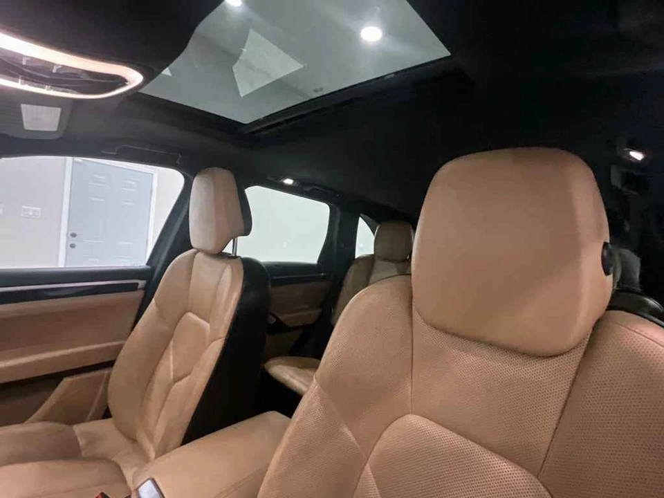 2016 Porsche 958 Cayenne - Image 11 of 24
