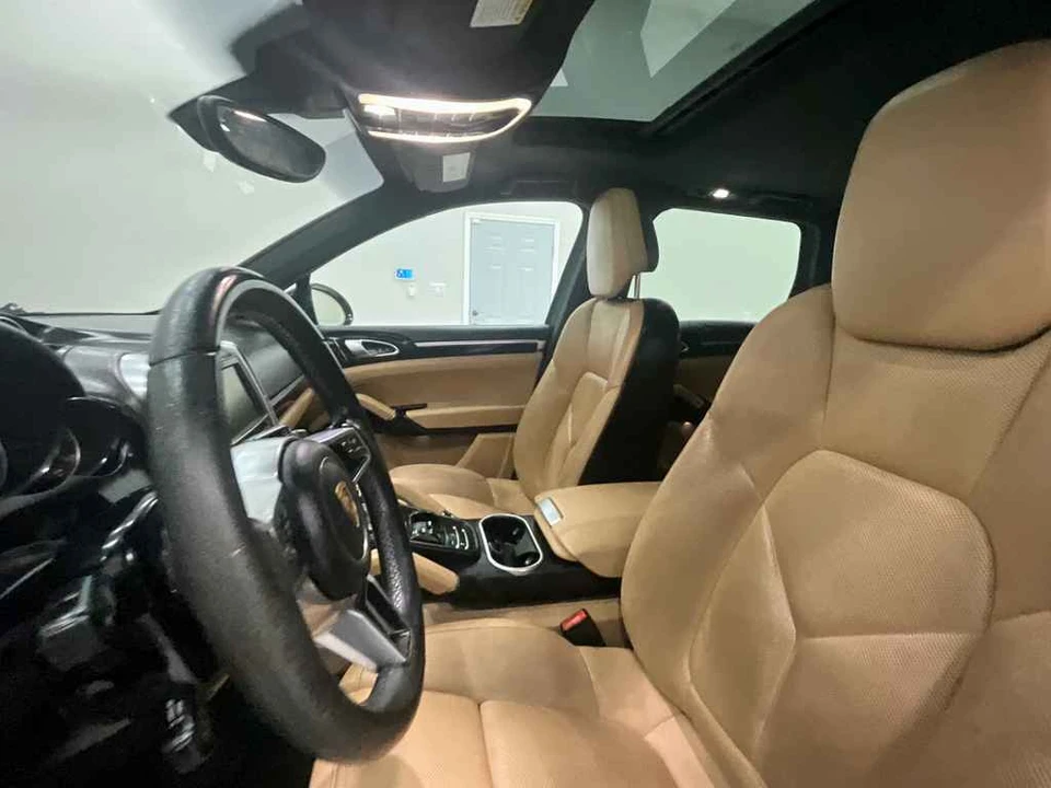 2016 Porsche 958 Cayenne - Image 12 of 24