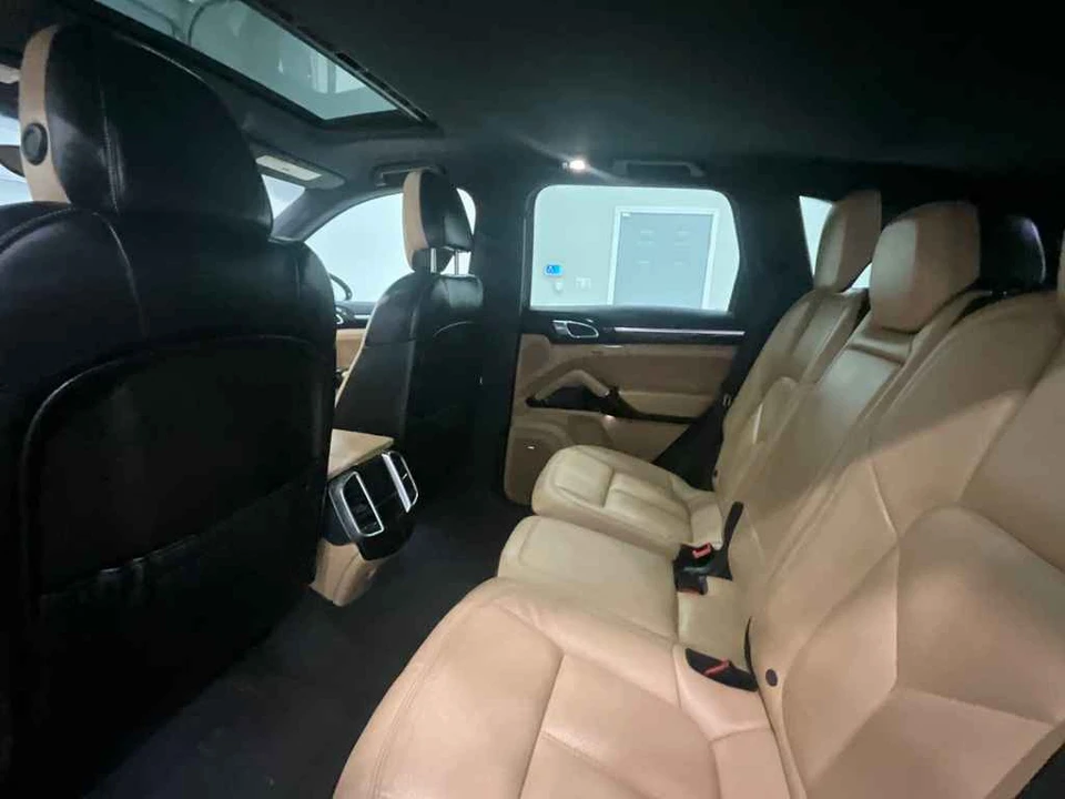 2016 Porsche 958 Cayenne - Image 14 of 24