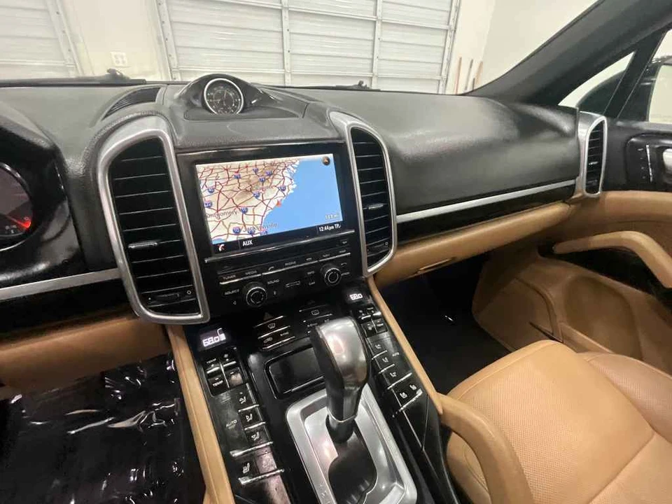 2016 Porsche 958 Cayenne - Image 18 of 24