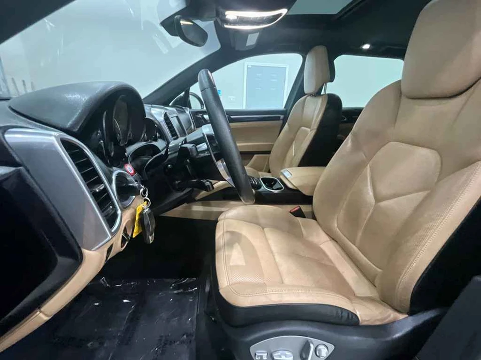 2016 Porsche 958 Cayenne - Image 10 of 24