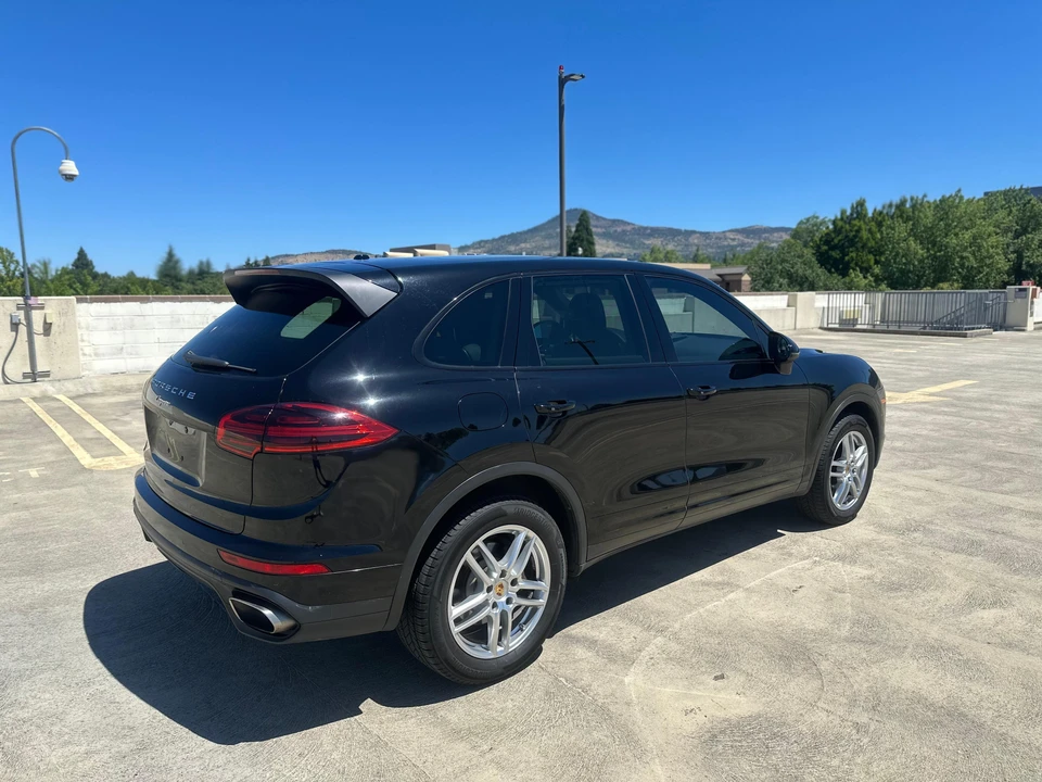 2016 Porsche 958 Cayenne - Image 12 of 31