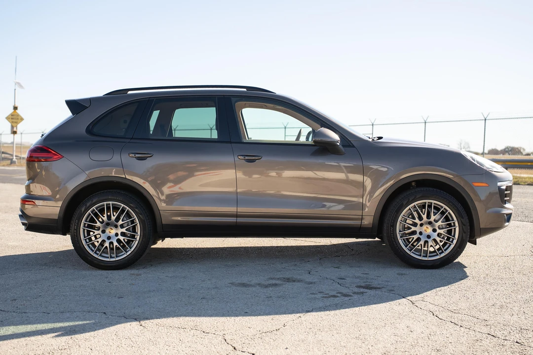 2016 Porsche 958 Cayenne - Image 3 of 31